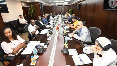 وفد من كينيا يزور صندوق الإسكان الاجتماعي لبحث فرص التعاون 