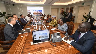 الإسكان تستعرض استراتيجية تطوير العشوائيات والتنمية العمرانية لوفد من كينيا