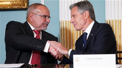 أمريكا والبحرين توقعان اتفاقية أمنية واقتصادية