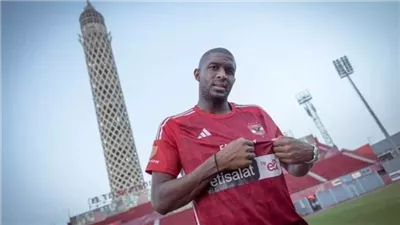 تطورات أزمة قيد موديست.. خالد بيبو يجتمع مع اللاعب.. والخطيب يتواصل مع رئيس الكاف لإنهاء الأزمة