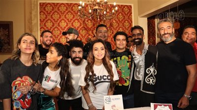 أبطال فيلم عنب يحتفلون بانطلاق أول يوم تصوير (فيديو وصور)
