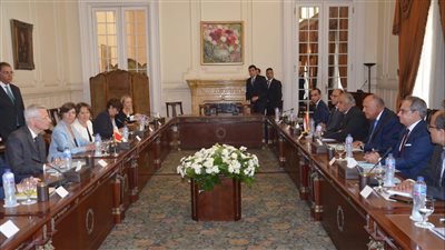 بدء جلسة المباحثات الثنائية الموسعة بين وزير الخارجية ونظيرته الفرنسية (صور)