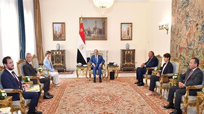  رسائل السيسي لرئيسة مجلس شيوخ غينيا الاستوائية ووزيرة خارجية فرنسا (فيديو) 