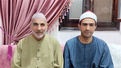 مدد يا نبي.. مداح المنوفية يجوب القرى في حب رسول الله منذ 30 عاما ونجله يسير على خطاه (فيديو)