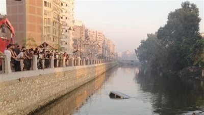 بسبب السرعة الجنوبية، ميكروباص يقتحم السور الحديدي ويسقط في ترعة القاصد بطنطا