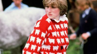 قطعة ملابس للأميرة ديانا تخطت مليون دولار.. ما القصة ( فيديوجراف)