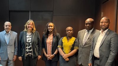 مي عبد الحميد تستعرض مع وفد كينيا تجربة مصر في الإسكان الاجتماعي 