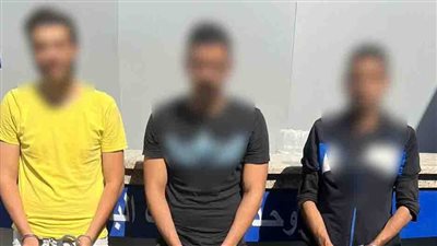مضوها على 32 إيصال أمانة، حبس 3 أشخاص استدرجوا سيدة لسرقة هاتفها