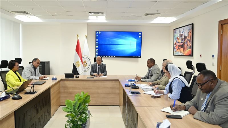 وزير الري يبحث مع