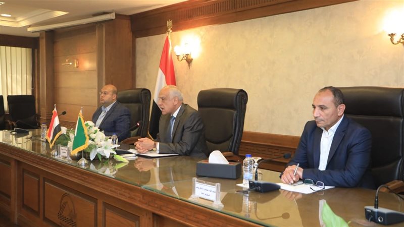 اجتماع محافظ الجيزة