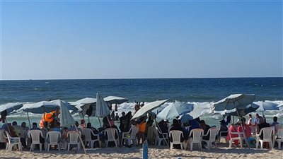 عودة المصطافين لشواطئ الإسكندرية بعد انتهاء العاصفة دانيال (صور)