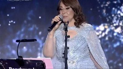 عفاف راضي تعلق على حفلها الحاشد بالسعودية، والجمهور يتغنى بروعة صوتها (فيديو)