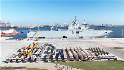 تنفيذًا لتوجيهات السيسي، مصر تقدم مئات الأطنان من المساعدات إلى الشعب الليبي برًا وبحرًا