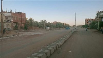 الداخلة تواصل تنفيذ حملة نظافة شاملة وتحسين البيئة وإزالة إشغالات بقرى الواحة