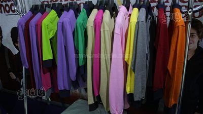 أسعار ملابس المراحل الدراسية بمعرض أهلا مدارس بمدينة نصر (فيديو وصور) 