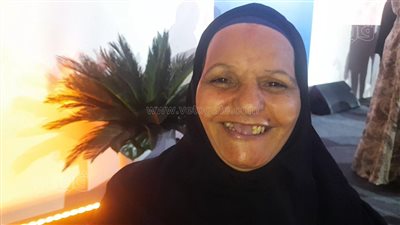 تناولت الغداء مع الرئيس، الحاجة تحية: ربنا ينصر السيسي على من يعاديه (فيديو)