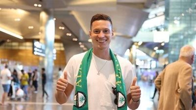نجم باريس سان جيرمان يصل قطر للانضمام إلى الأهلي 