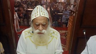 الأنبا جوارجيوس يدشن أيقونات وكراسي مذبح بإيبارشية مطاي