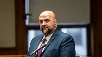 عمدة مسلم يستعد لرفع دعوى قضائية ضد إدارة الرئيس الأمريكي لهذا السبب 