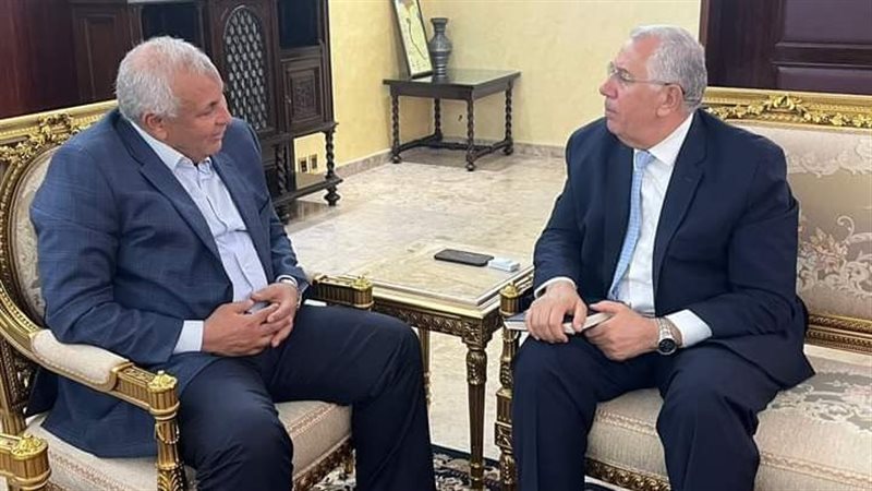 السيد القصير والزملوط،