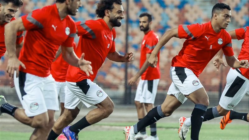 منتخب مصر يواجه الجزائر