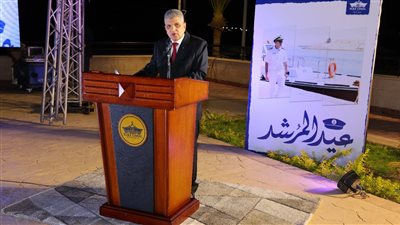 أسامة ربيع يشيد بمرشدي الهيئة في ضمان استدامة حركة التجارة العابرة من قناة السويس (صور)