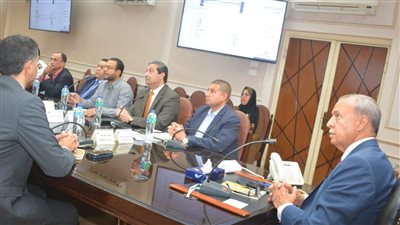 محافظ القليوبية يناقش مشروع إنشاء كوبريين للمشاة بحي شرق شبرا الخيمة
