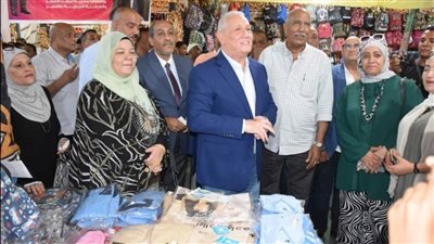 محافظ الأقصر يفتتح معرض أهلا مدارس بإسنا