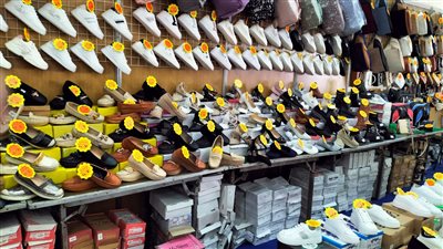 جولة تفقدية بداخل معرض أهلا مدارس في الإسكندرية (فيديو)