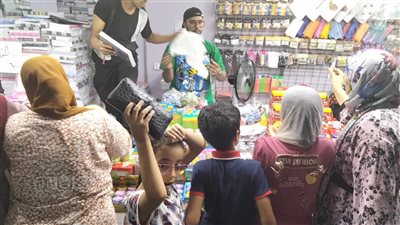 زحام شديد على معرض أهلا مدراس في الجيزة (فيديو وصور) 