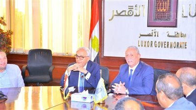 منها كثافة الفصول، وزير التعليم يوجه بحل مشاكل العام الماضي قبل بدء الدراسة