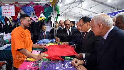 إقبال كثيف على معرض أهلا مدارس في فيصل 