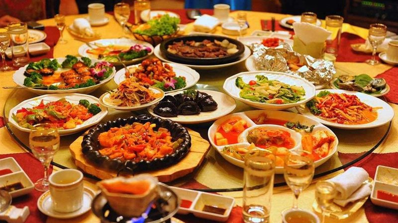 تفسير حلم مائدة الطعام