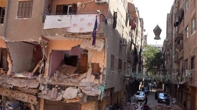 تفاصيل معاينة النيابة لموقع انهيار عقار العمرانية، أضرار بـ3 عقارات مجاورة (صور) 