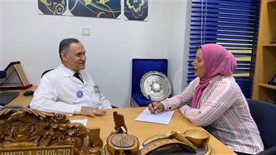  الطبيب أحمد شقير المصنف 36 بالعالم: لم أتقاض جنيهًا من مريض بحياتى، والبعض لا يراعي ضميره بالفيزيتا ( حوار )