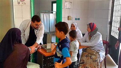 تقديم خدمات طبية لـ475 مواطنا خلال قوافل طبية بالبحيرة (صور)