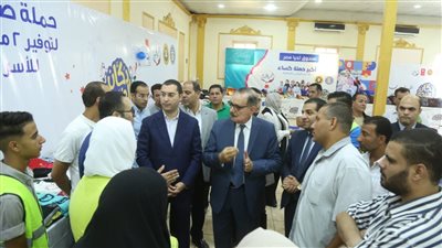 محافظ كفر الشيخ يفتتح مبادرة دكان الفرحة لتوزيع 20 ألف قطعة ملابس ومستلزمات مدرسية
