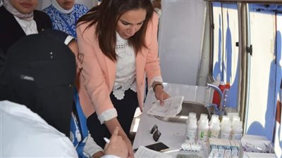 نائب محافظ البحيرة تتفقد فعاليات القافلة الطبية برشيد (صور)