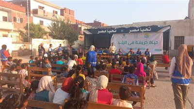 حياة كريمة توزع مئات الحقائب المدرسية بمركز القصاصين في الإسماعيلية (صور) 