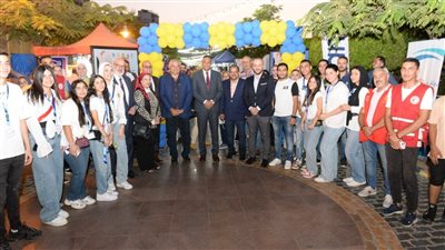 محافظ الدقهلية يفتتح السوق الخيري للمنتجات اليدوية بنادي جزيرة الورد 