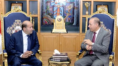 رئيس جامعة المنصورة يستقبل مساعد وزيرة التخطيط 