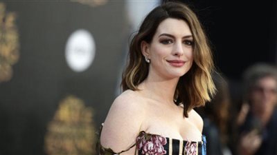 آن هاثاواي تحصل على لقب أجمل امرأة أربعينية في العالم