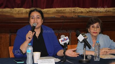 شرم الشيخ للمسرح الشبابي يمنح  ياسر صادق  درع سميحة أيوب  (صور)