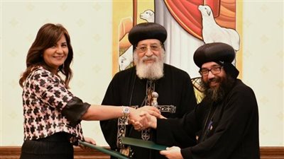 مؤسسة فاهم توقع بروتوكول تعاون مع الكنيسة بحضور البابا تواضروس والسفيرة نبيلة مكرم (صور)