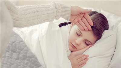 أعراض حمى البحر المتوسط، وكيف تنتقل؟