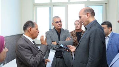 رئيس جامعة الزقازيق يتفقد استعدادات بدء الدراسة بالجامعة الأهلية