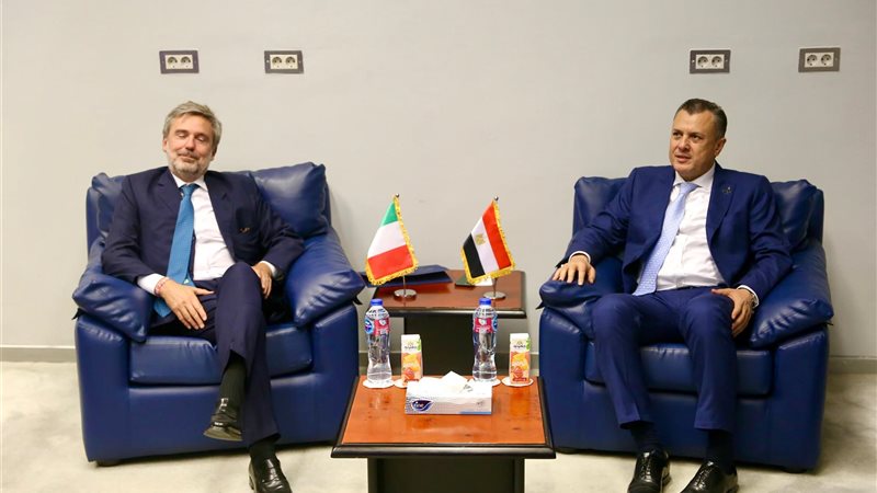 لقاء وزير السياحة