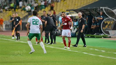 الأهلي يتقدم على المصري بهدف بعد مرور 60 دقيقة، وحالة طرد لباهر المحمدي (صور)