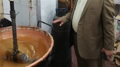 التحفظ على مصنع حلوى بدون ترخيص في المرج