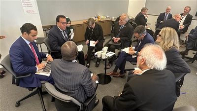 وزير الصحة يستعرض قدرات الدولة لتصبح مركزا إقليميا لتصنيع اللقاحات ووسائل التشخيص الطبي